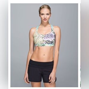 RARE lululemon (2014) 50 Rep Bra